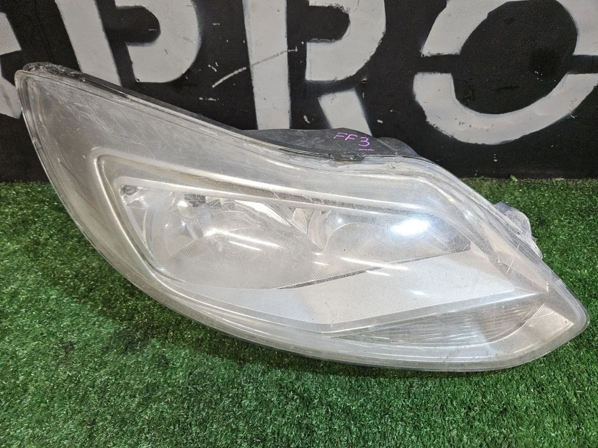 Фара правая Ford Focus 3