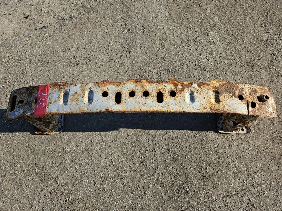 Усилитель переднего бампера на Ford Kuga