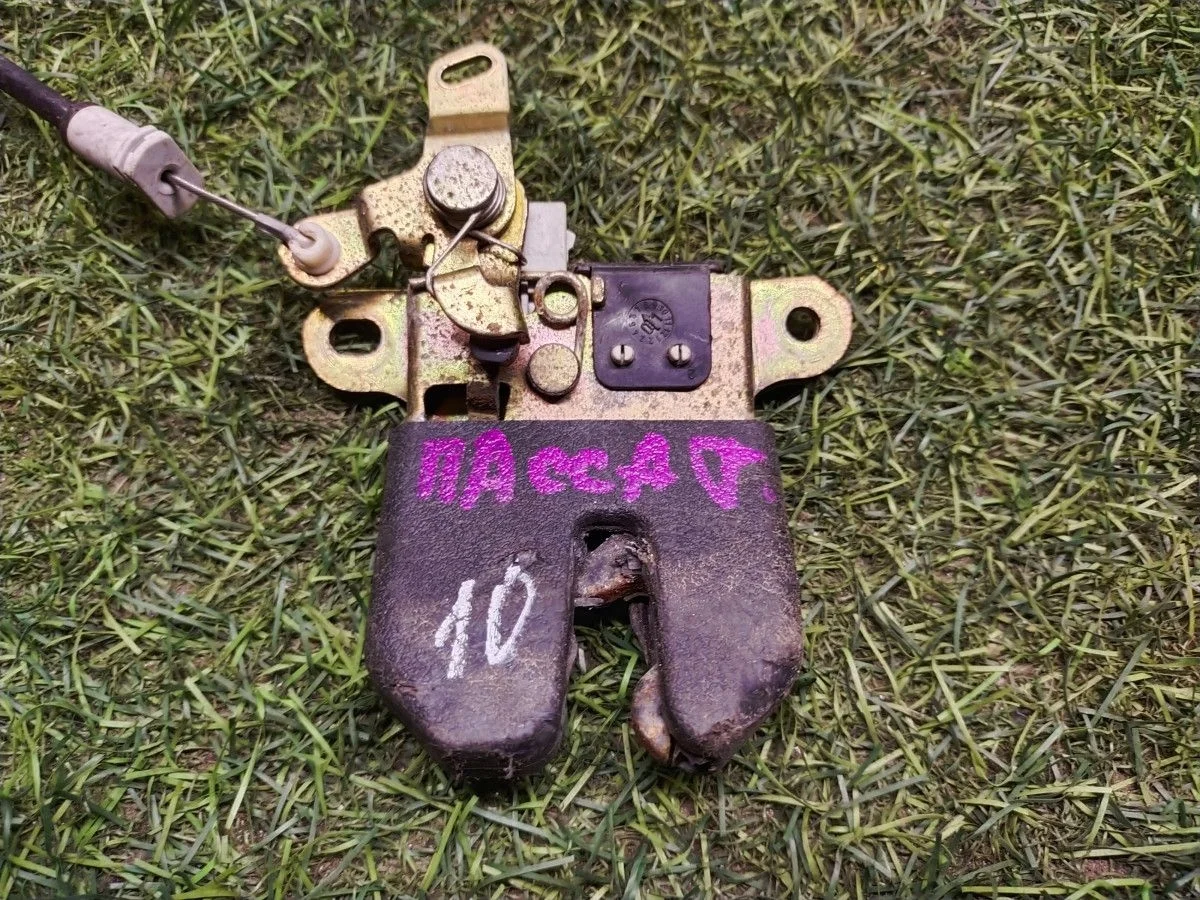 Замок багажника Volkswagen Passat