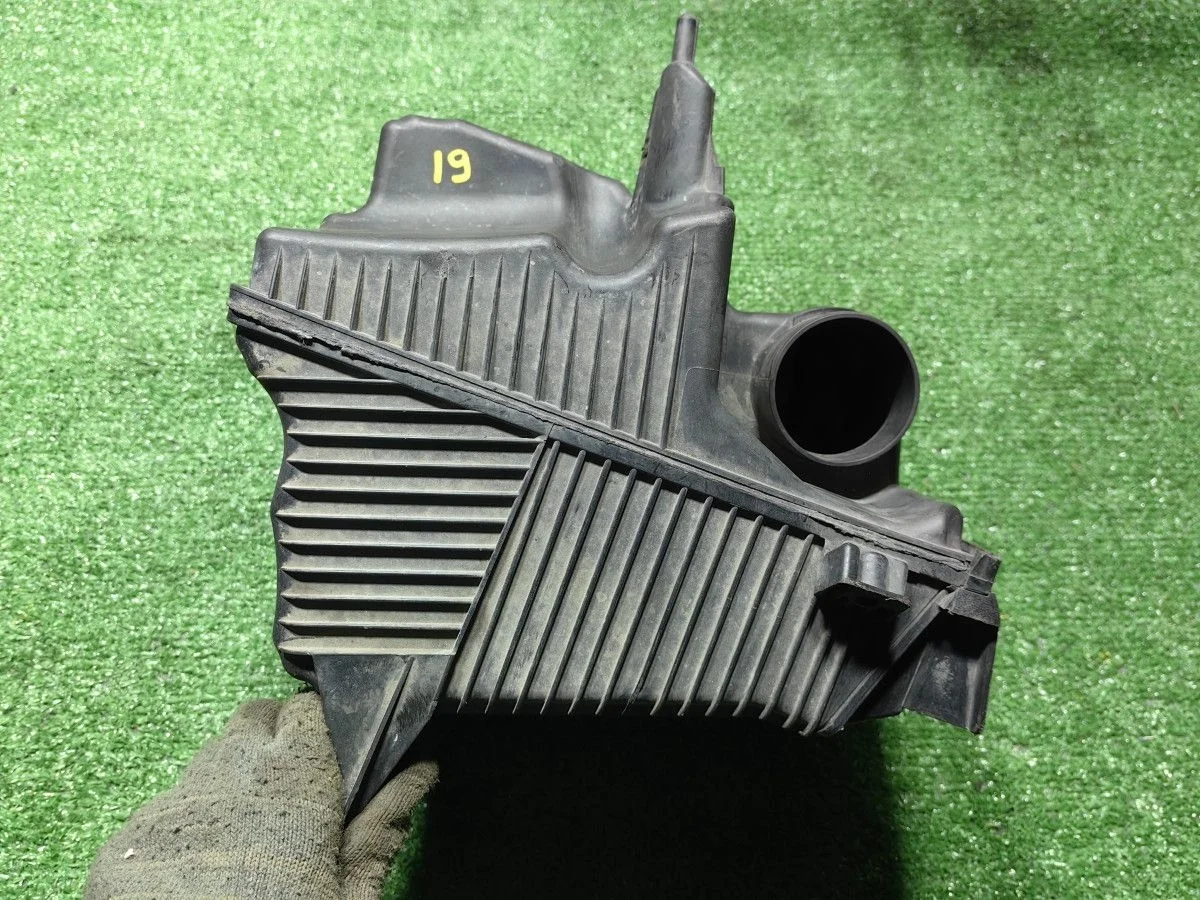 Корпус воздушного фильтра Renault Megane