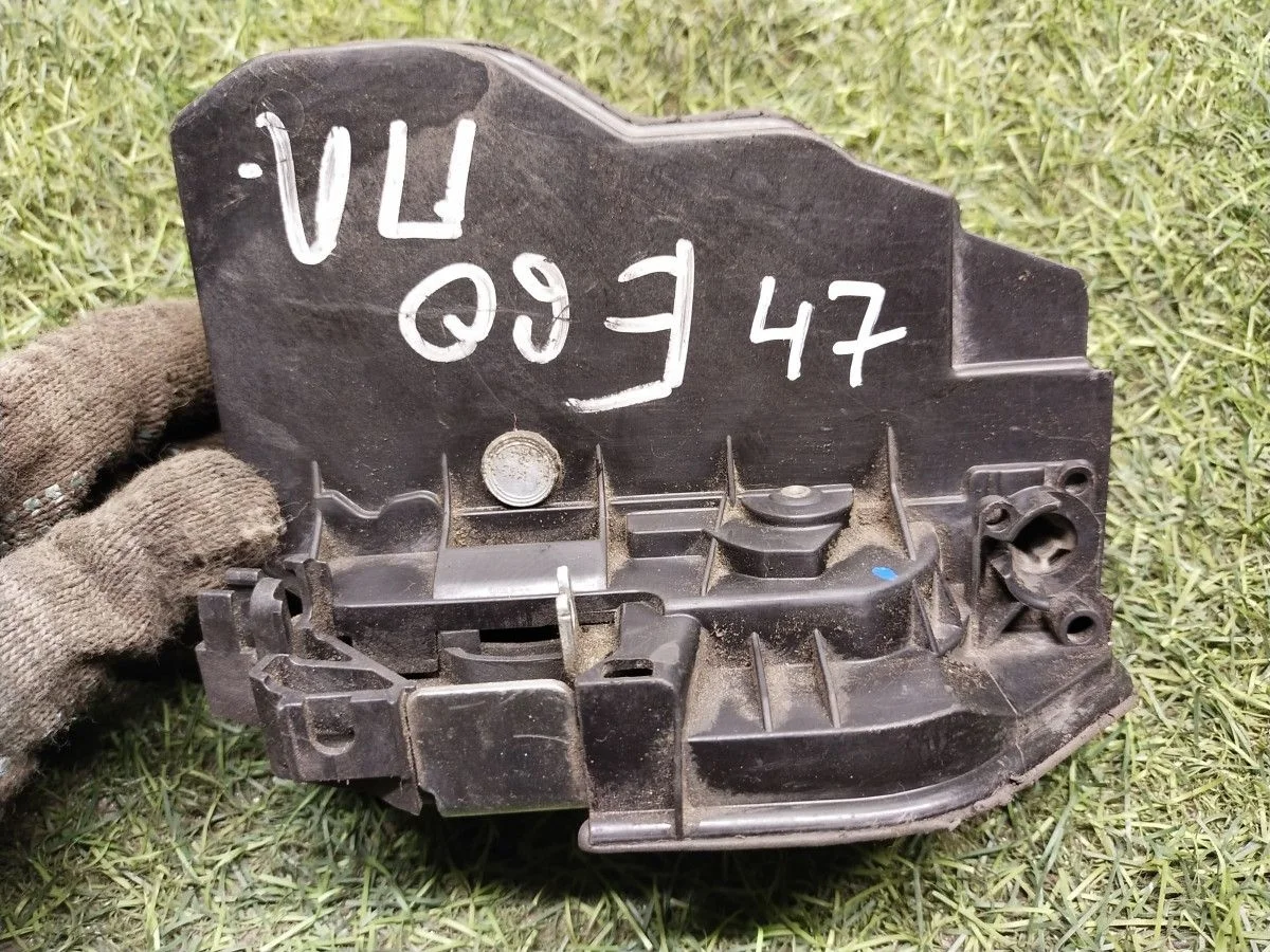 Замок двери передний левый Bmw 5-Series