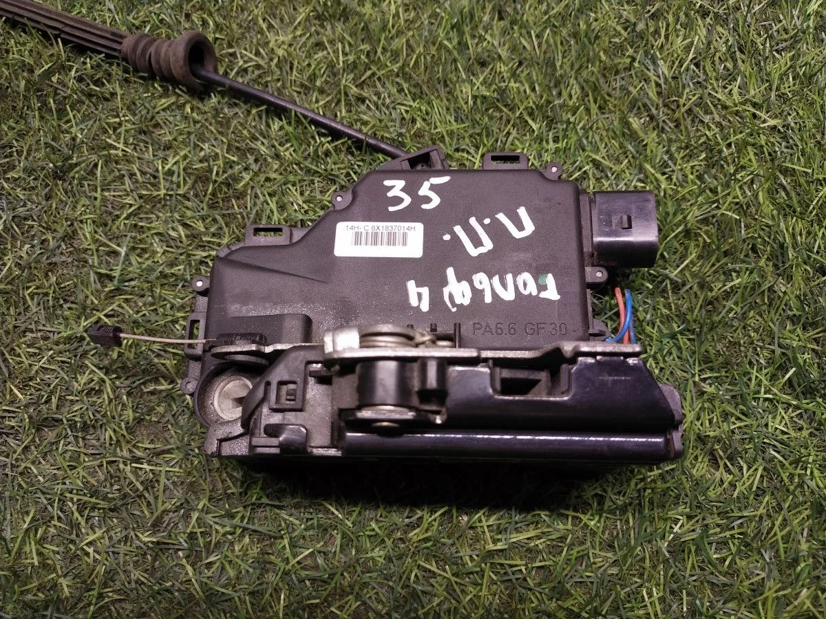 Замок двери Volkswagen Golf IV