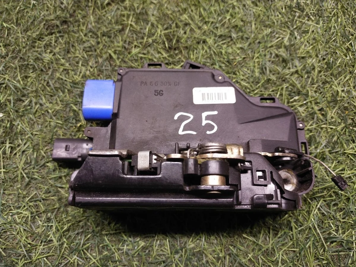 Замок двери передний левый Audi A6 С6