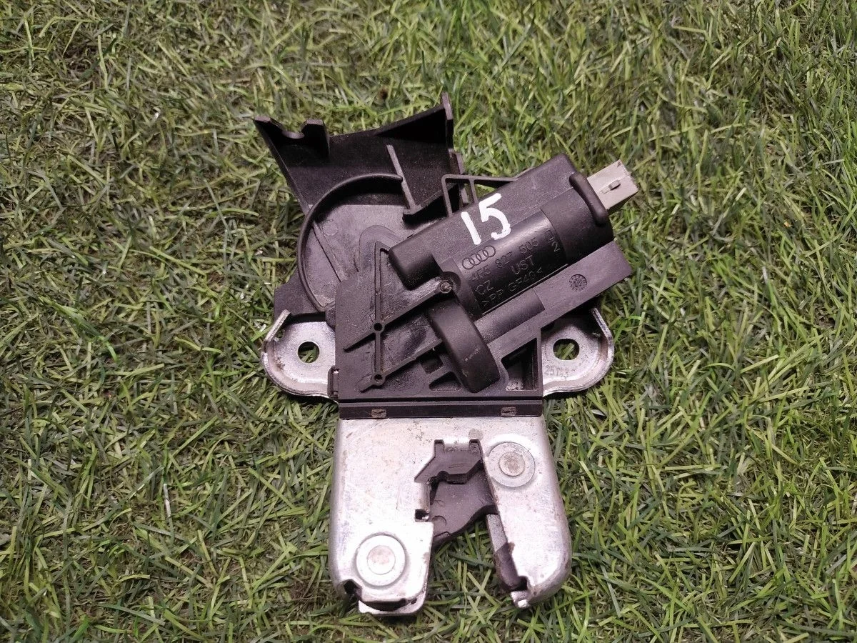 Замок багажника Audi A4