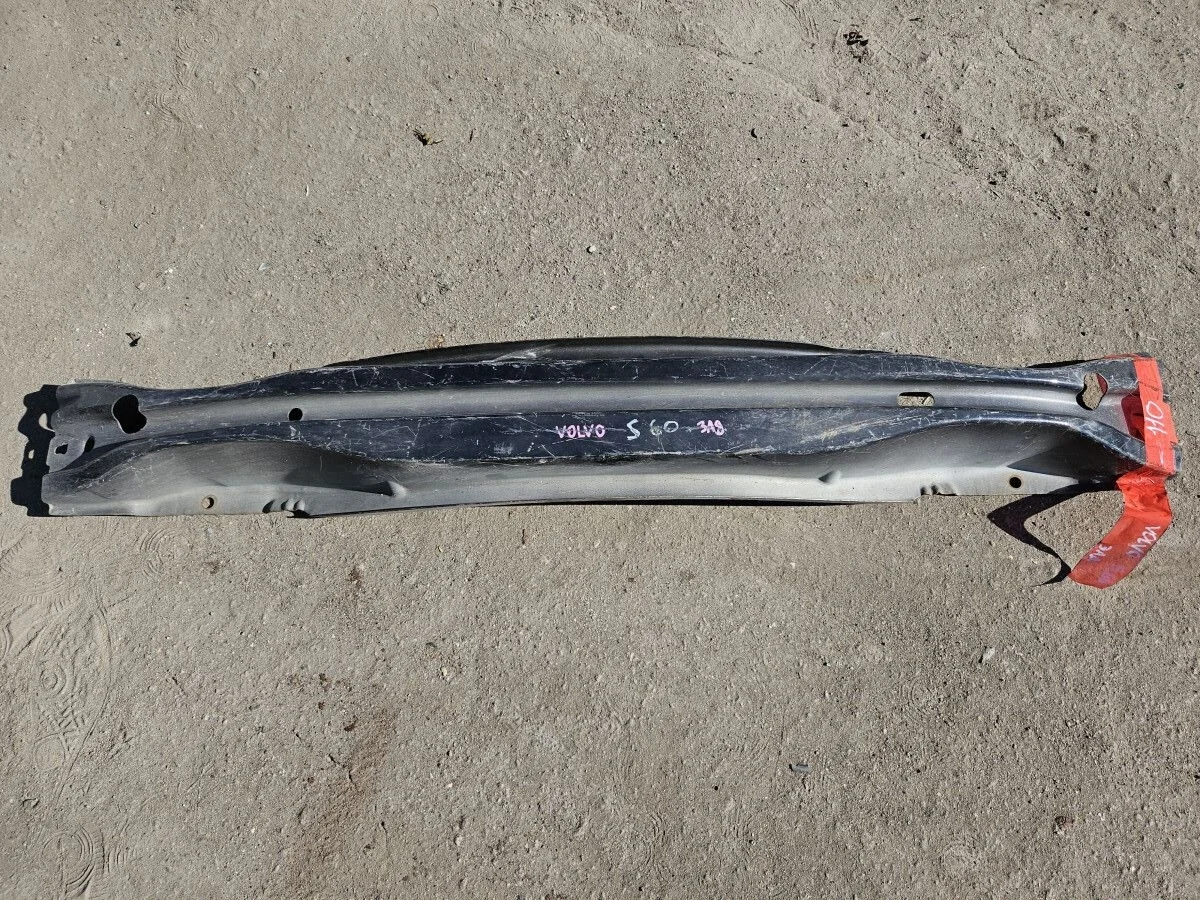 Усилитель заднего бампера на Volvo S60