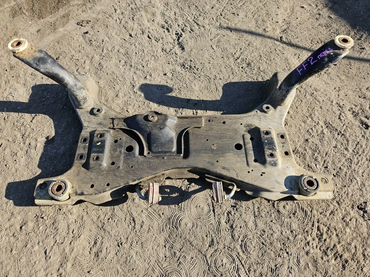 Подрамник передний на Ford Focus 2