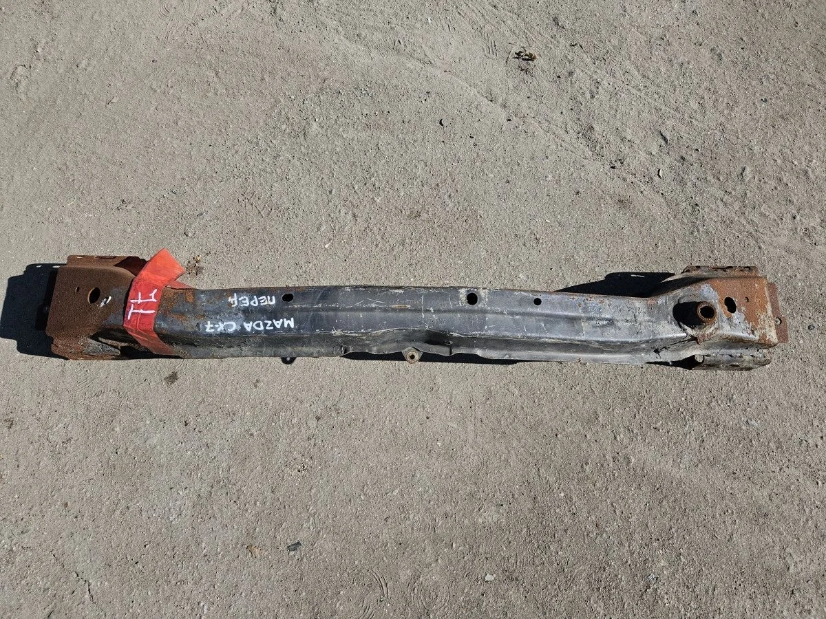 Усилитель переднего бампера на Mazda CX-7