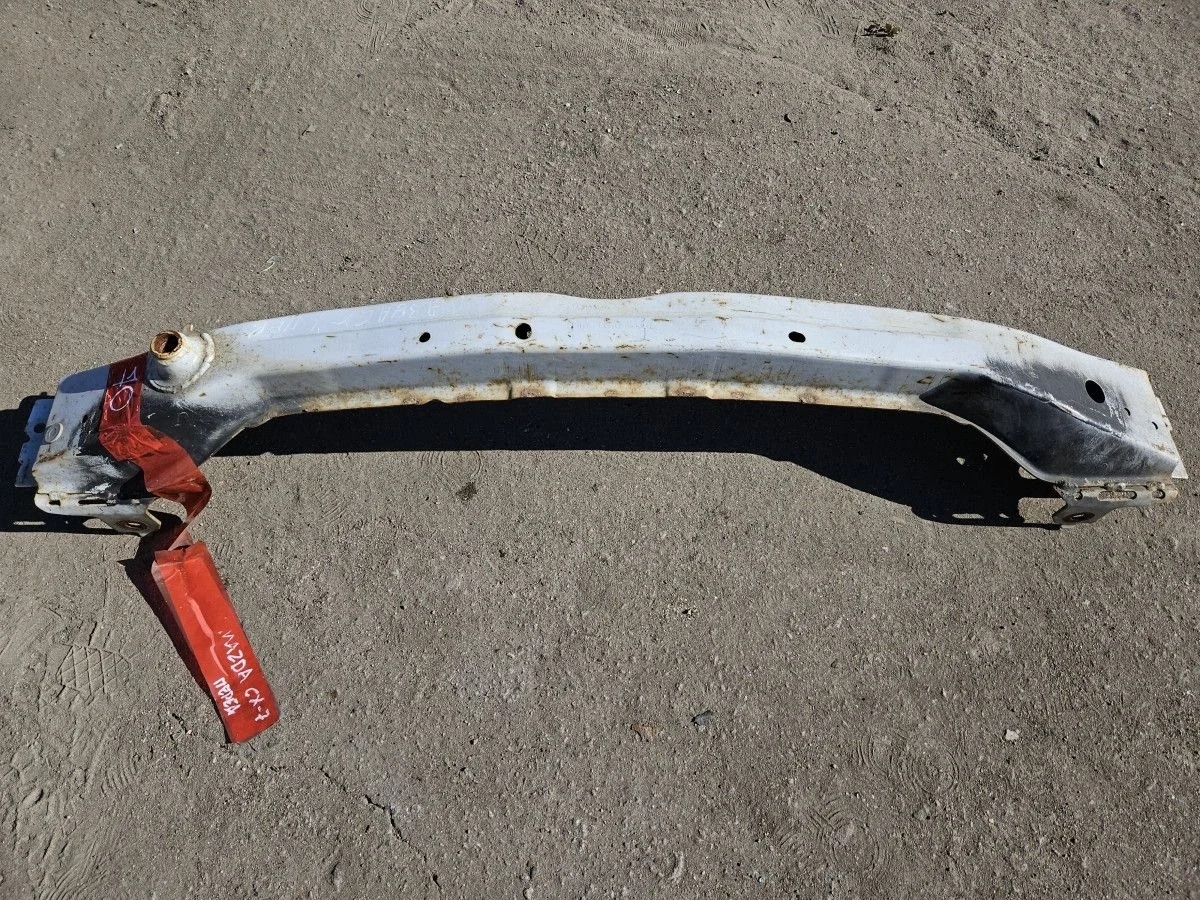 Усилитель переднего бампера на Mazda CX-7