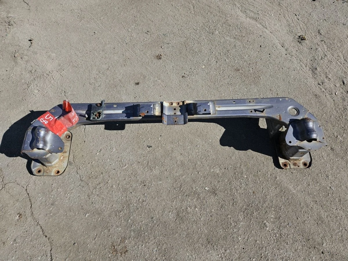 Усилитель переднего бампера на Citroen C-Crosser