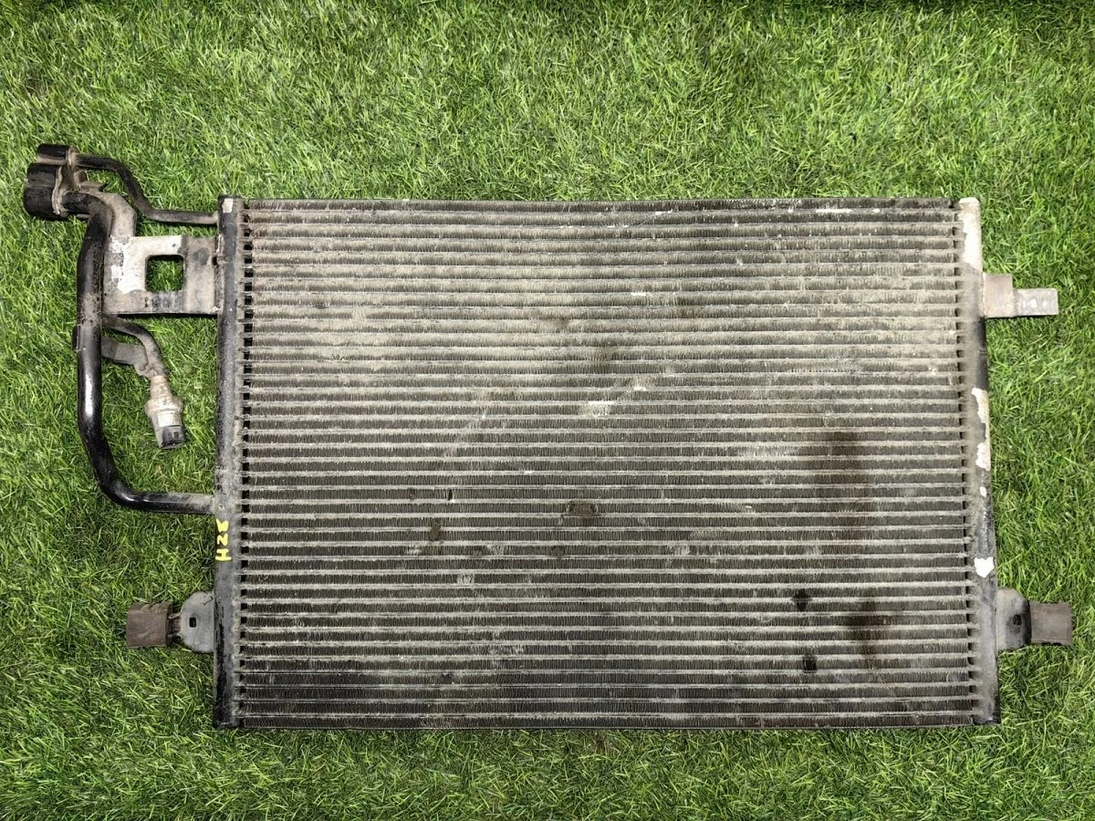 Радиатор кондиционера Volkswagen Passat B5