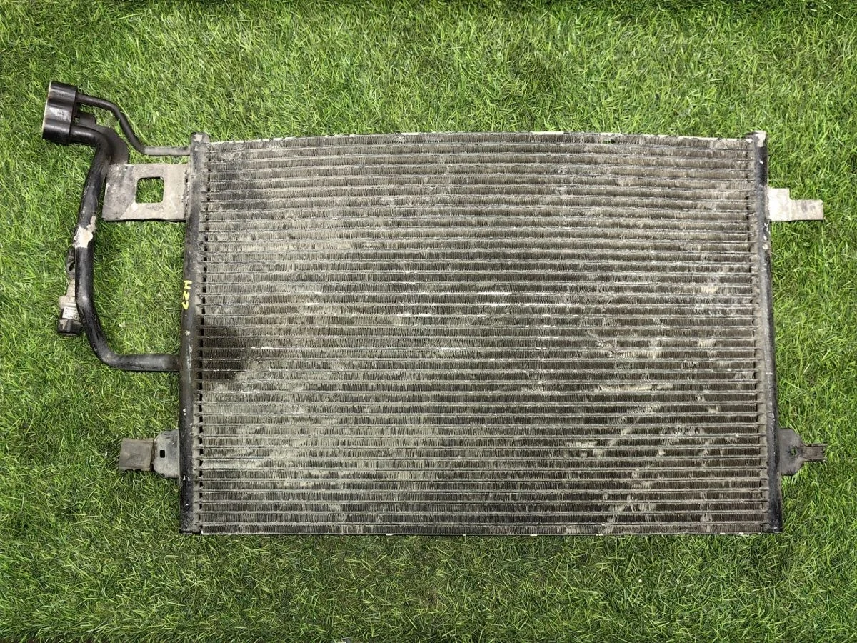 Радиатор кондиционера Volkswagen Passat B5