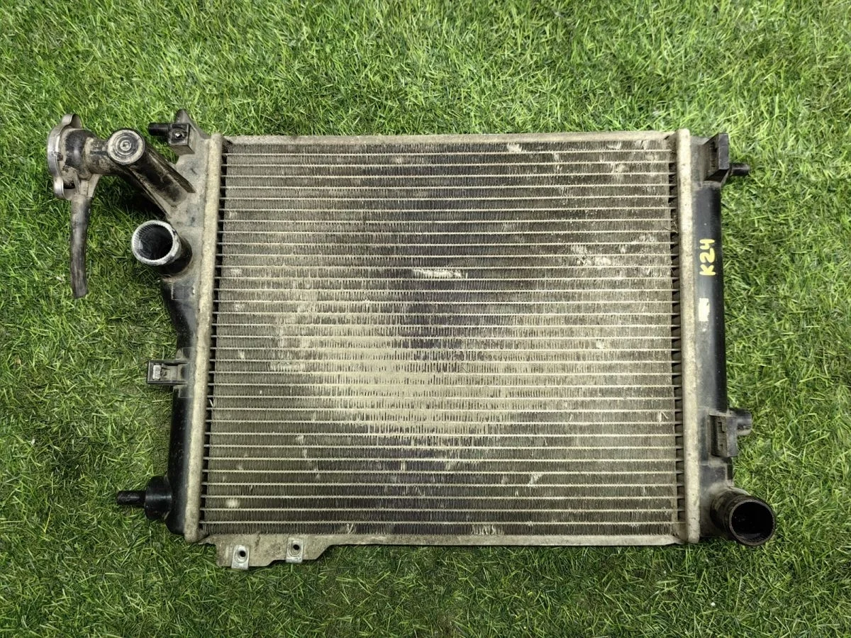 Радиатор охлаждения двс Hyundai Getz