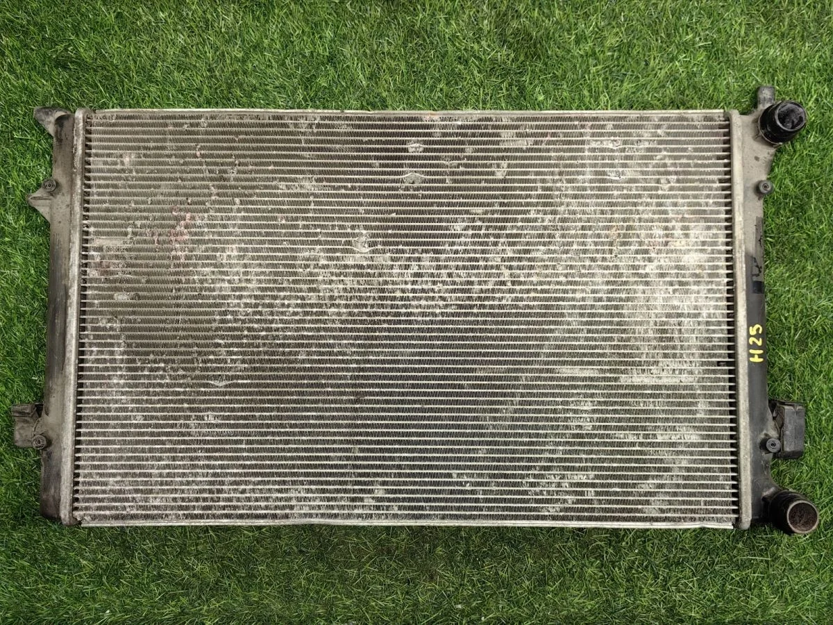 Радиатор основной Volkswagen Jetta