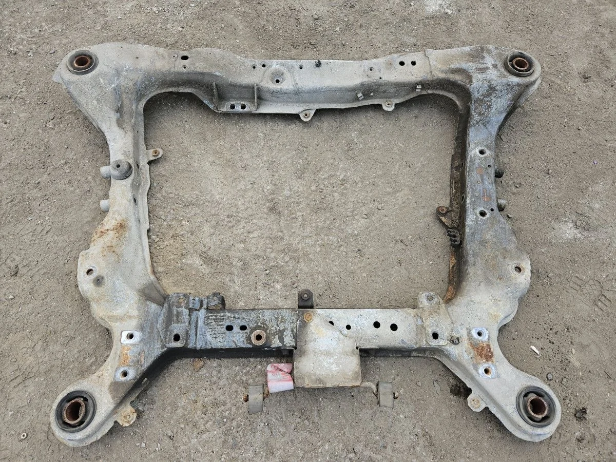 Подрамник передний на Volvo S80