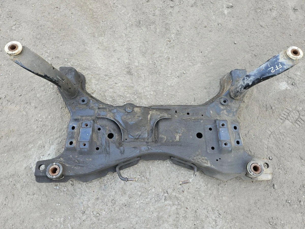 Подрамник передний на Ford Focus 2