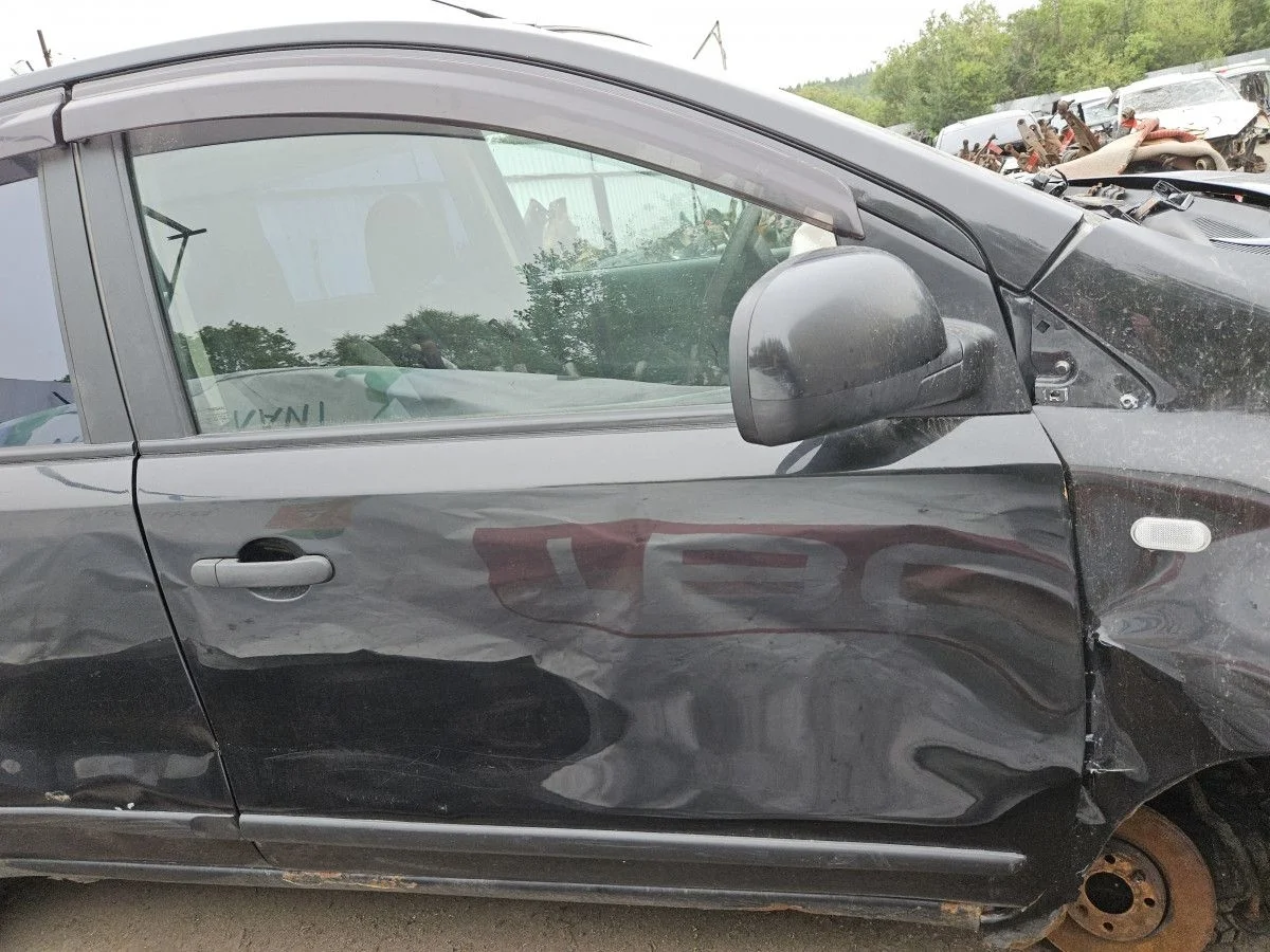 Дверь передняя правая на Nissan Note
