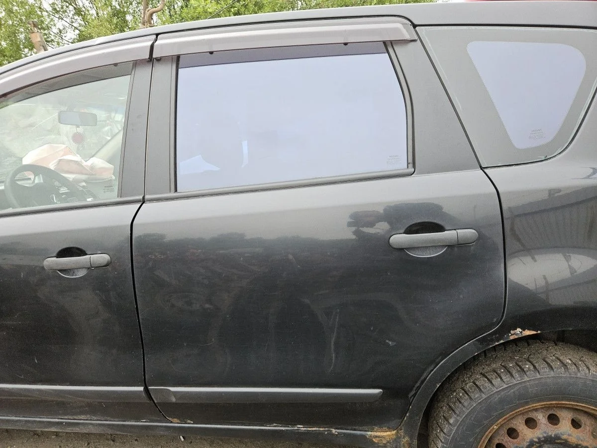 Дверь задняя левая на Nissan Note