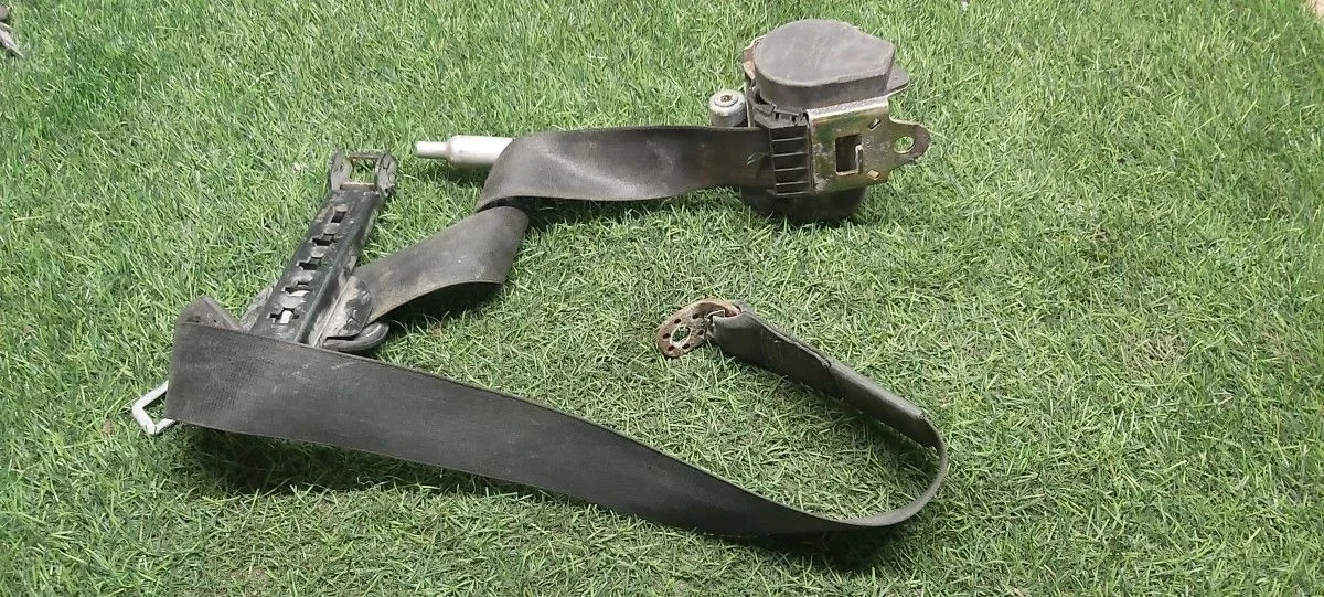 Передний левый ремень безопасности Audi A6C5