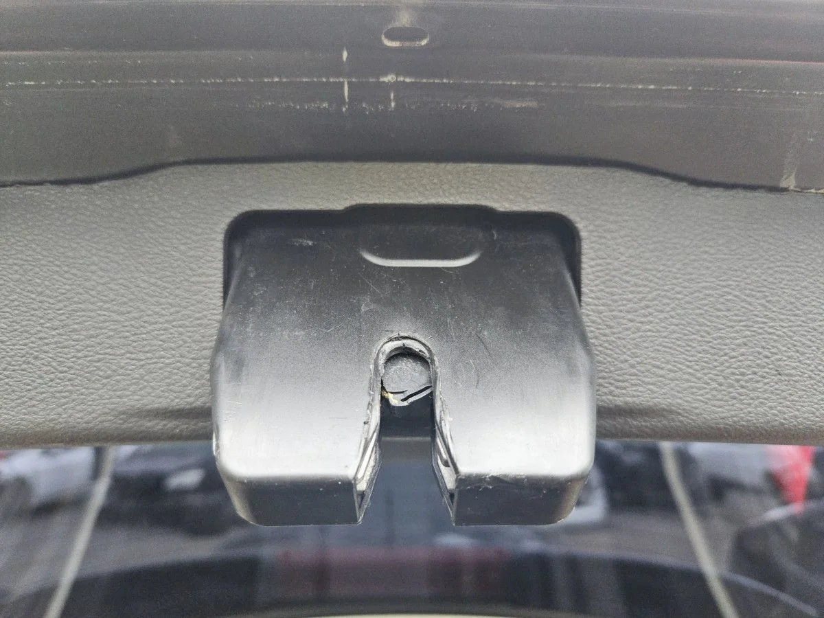 Замок крышки багажника на Ford Focus 3 хэтч