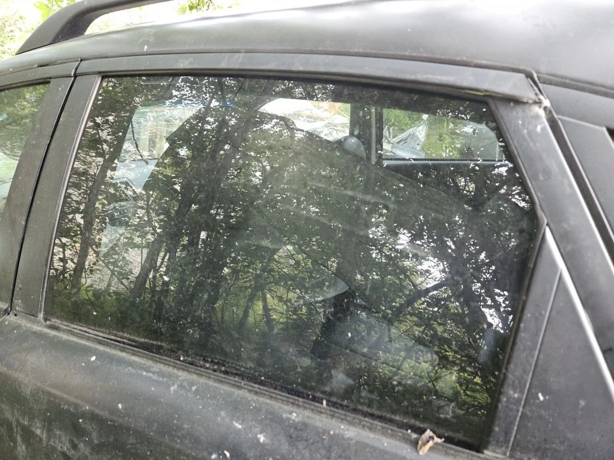 Стекло двери задней левой на Infiniti FX35