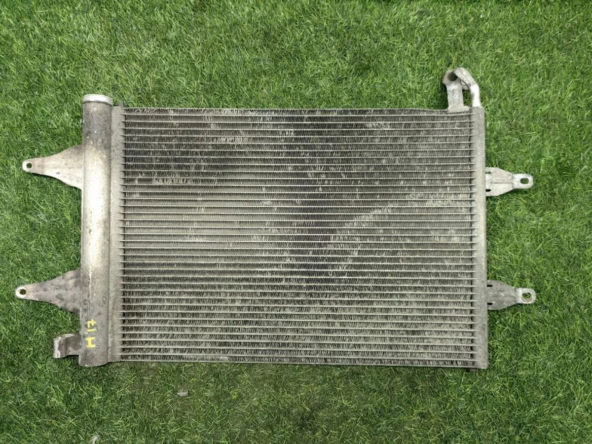 Радиатор кондиционера Volkswagen Polo
