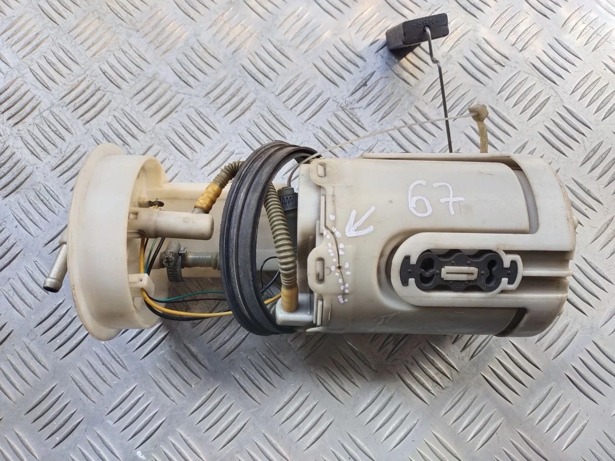 Насос топливный Volkswagen Passat