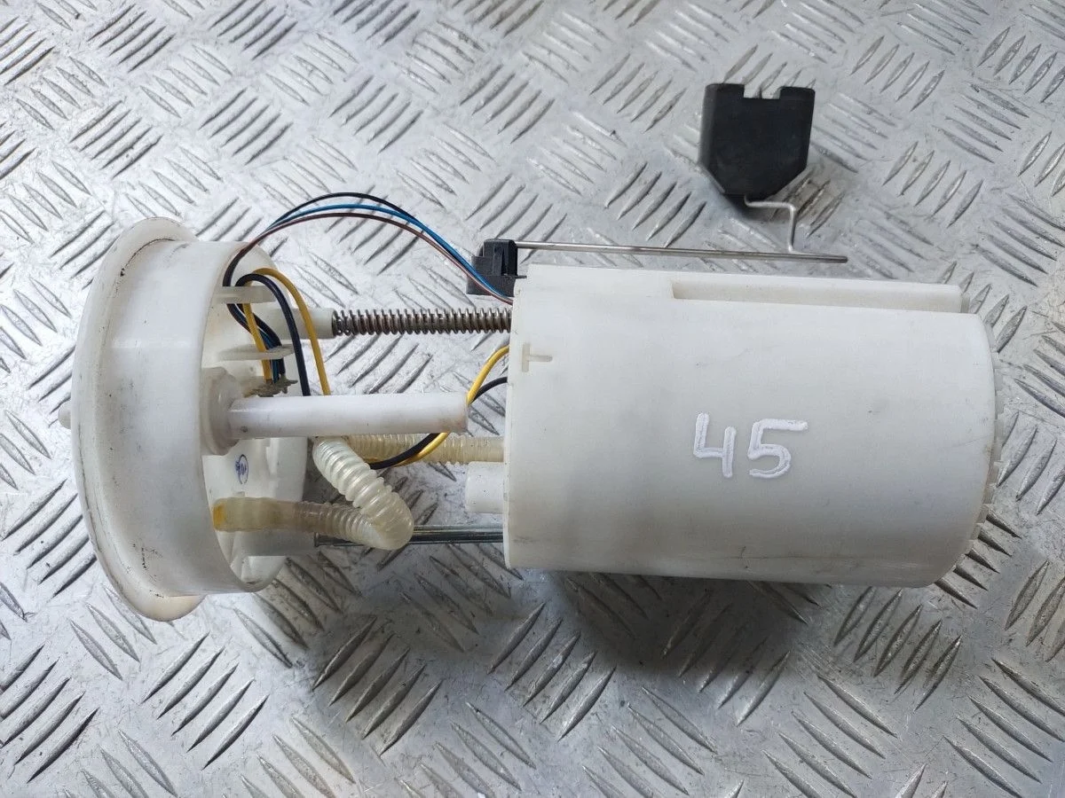 Топливный насос Volkswagen Polo