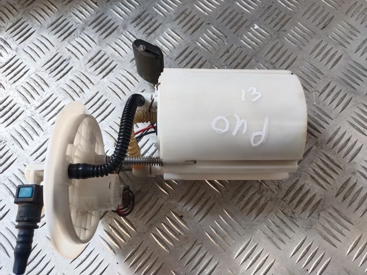 Насос топливный Kia Rio 3