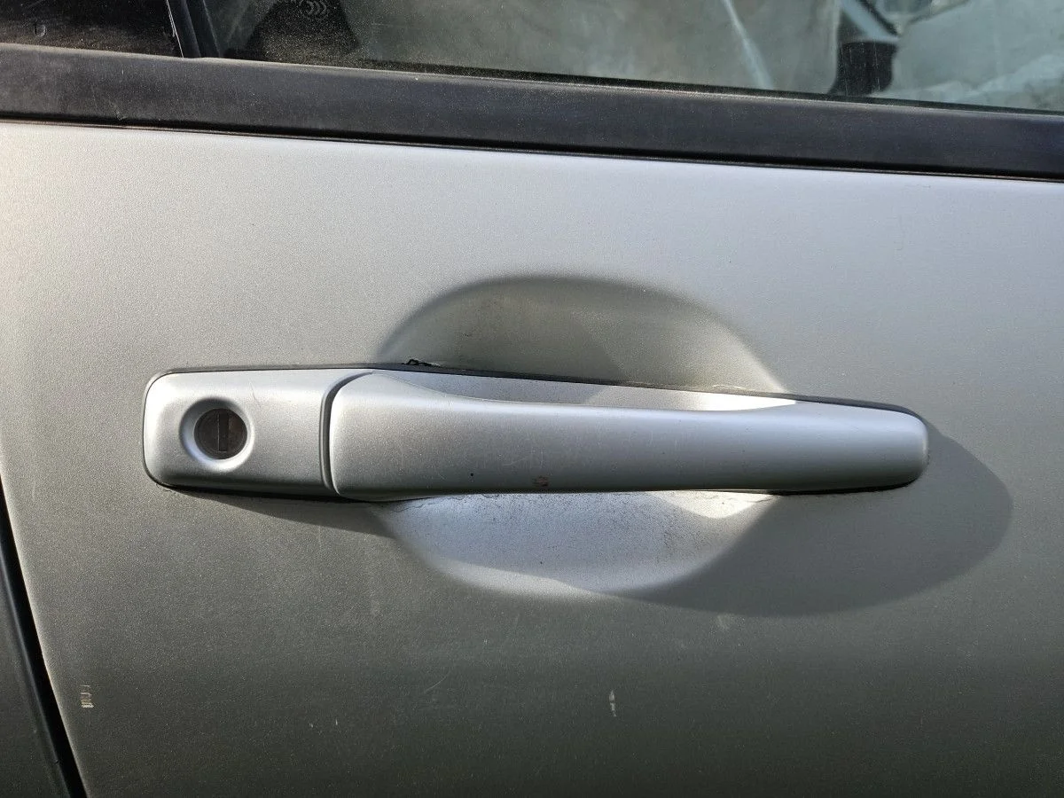 Ручка двери передней правой на Lancer 9