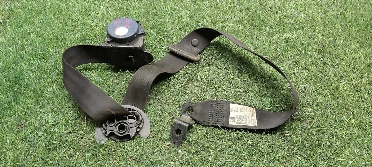 Ремень безопасности передний правый VW Polo 5