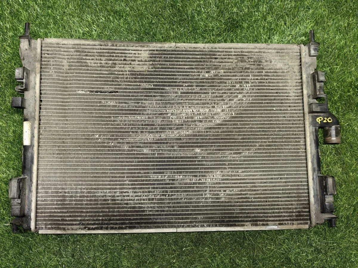 Радиатор охлаждения Kia Cerato