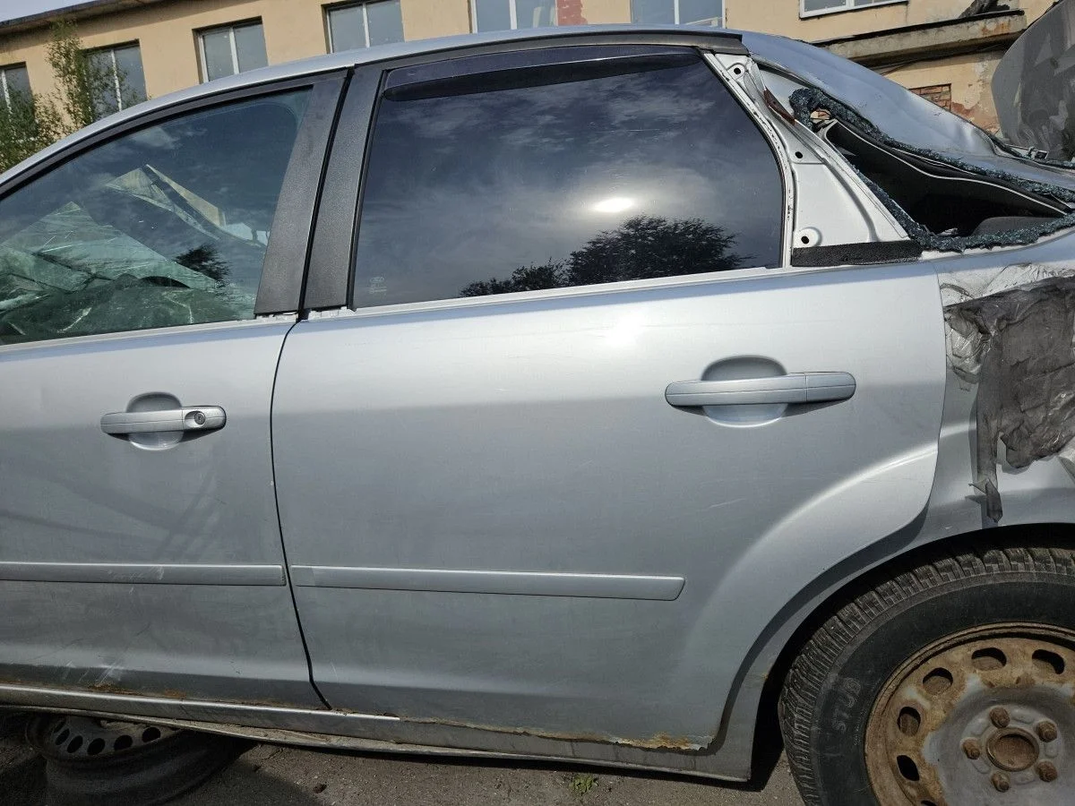 Дверь задняя правая на Ford Focus 2 седан