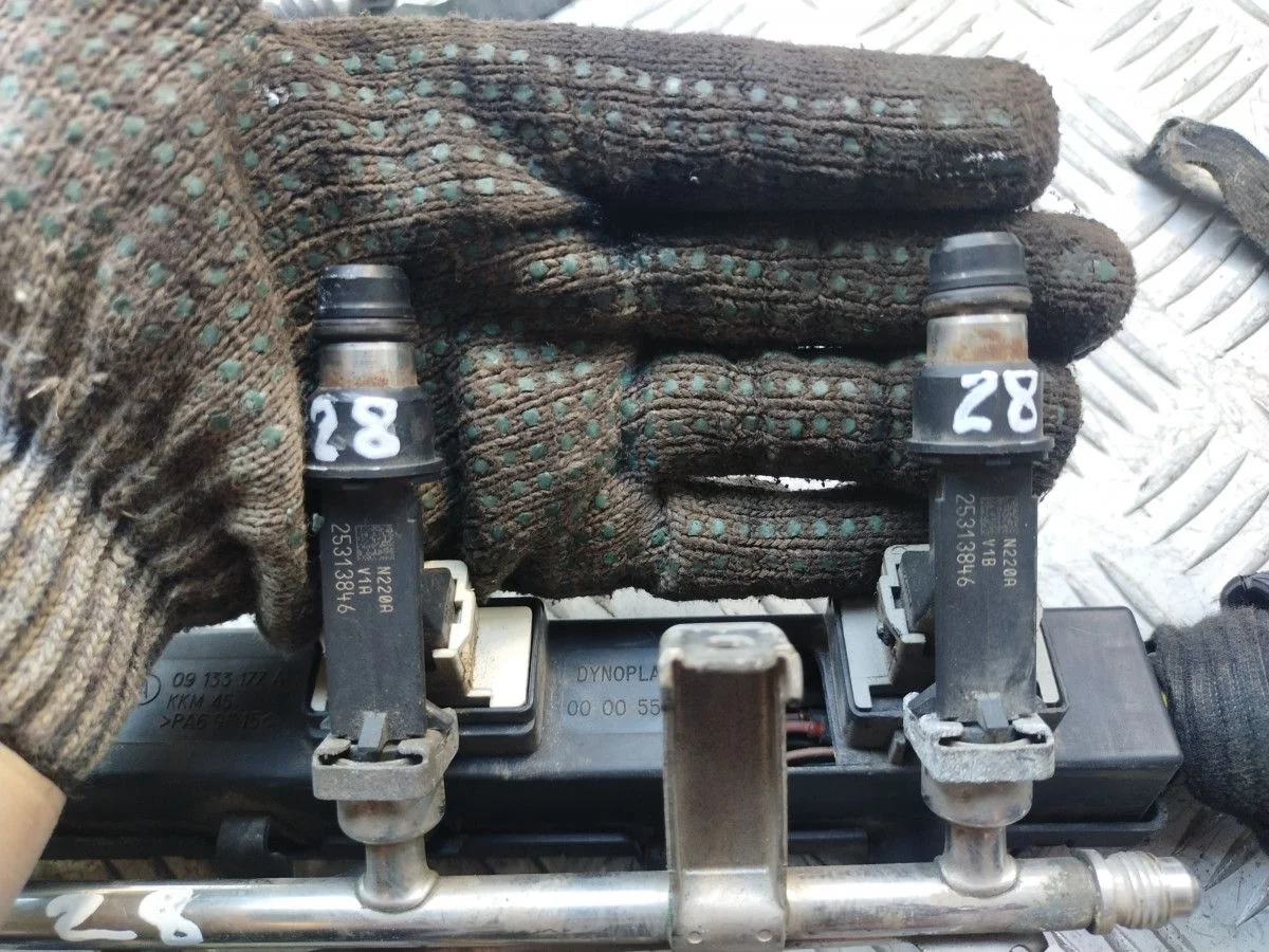 Форсунка инжекторная электрическая Opel Astra (G)