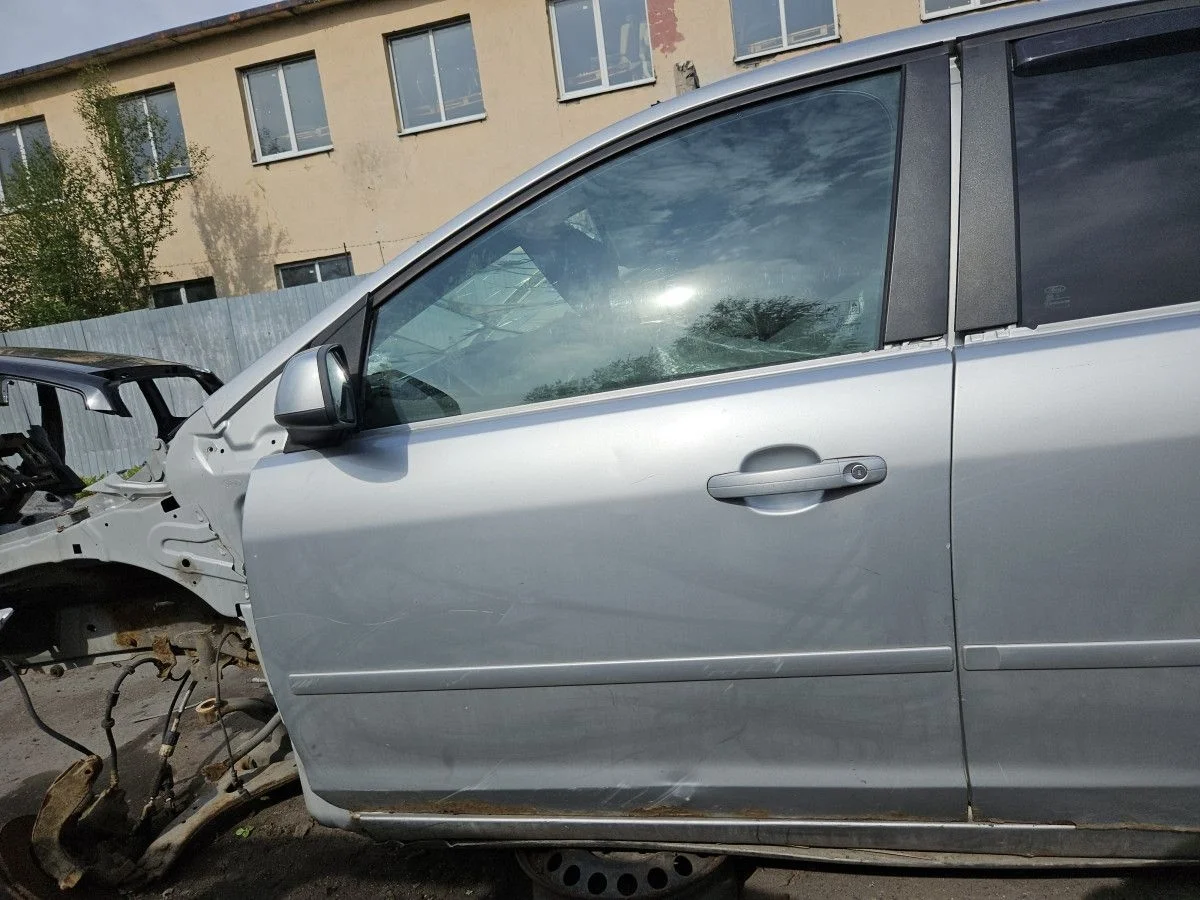 Дверь передняя левая на Ford Focus 2 седан