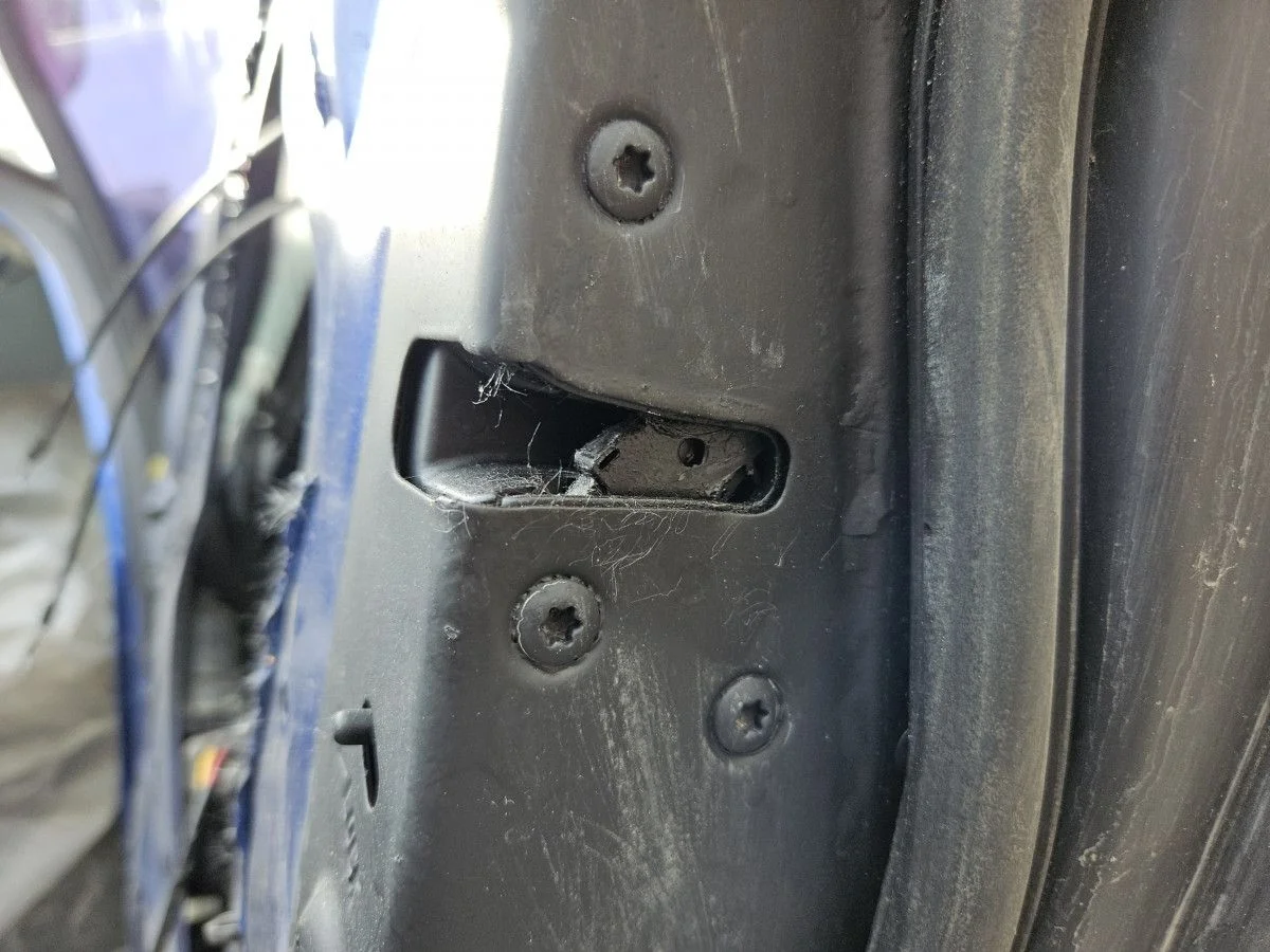 Замок двери задней правой на Mitsubishi Lancer 10