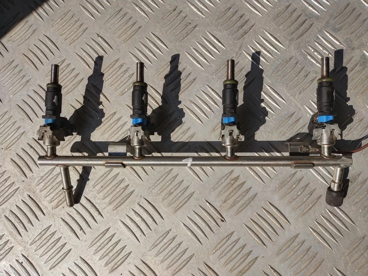 Рейка топливная (рампа) Chevrolet Aveo (T300)