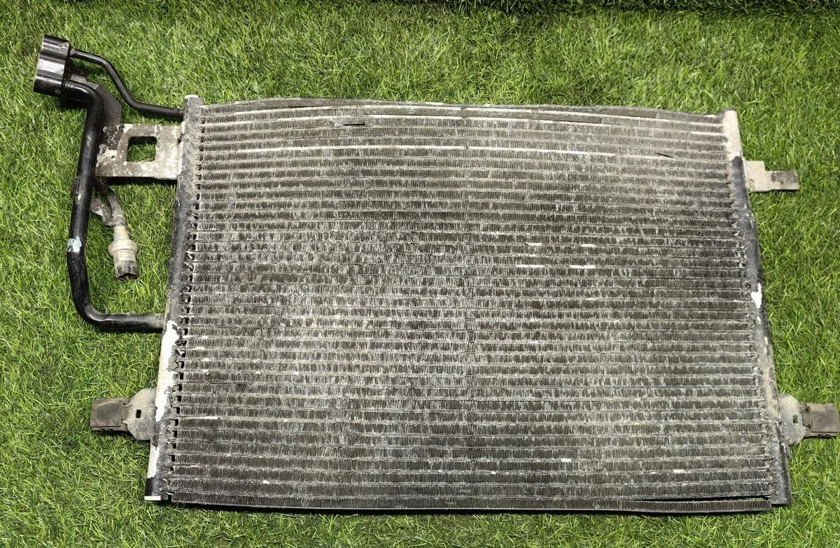Радиатор кондиционера Volkswagen Passat B5