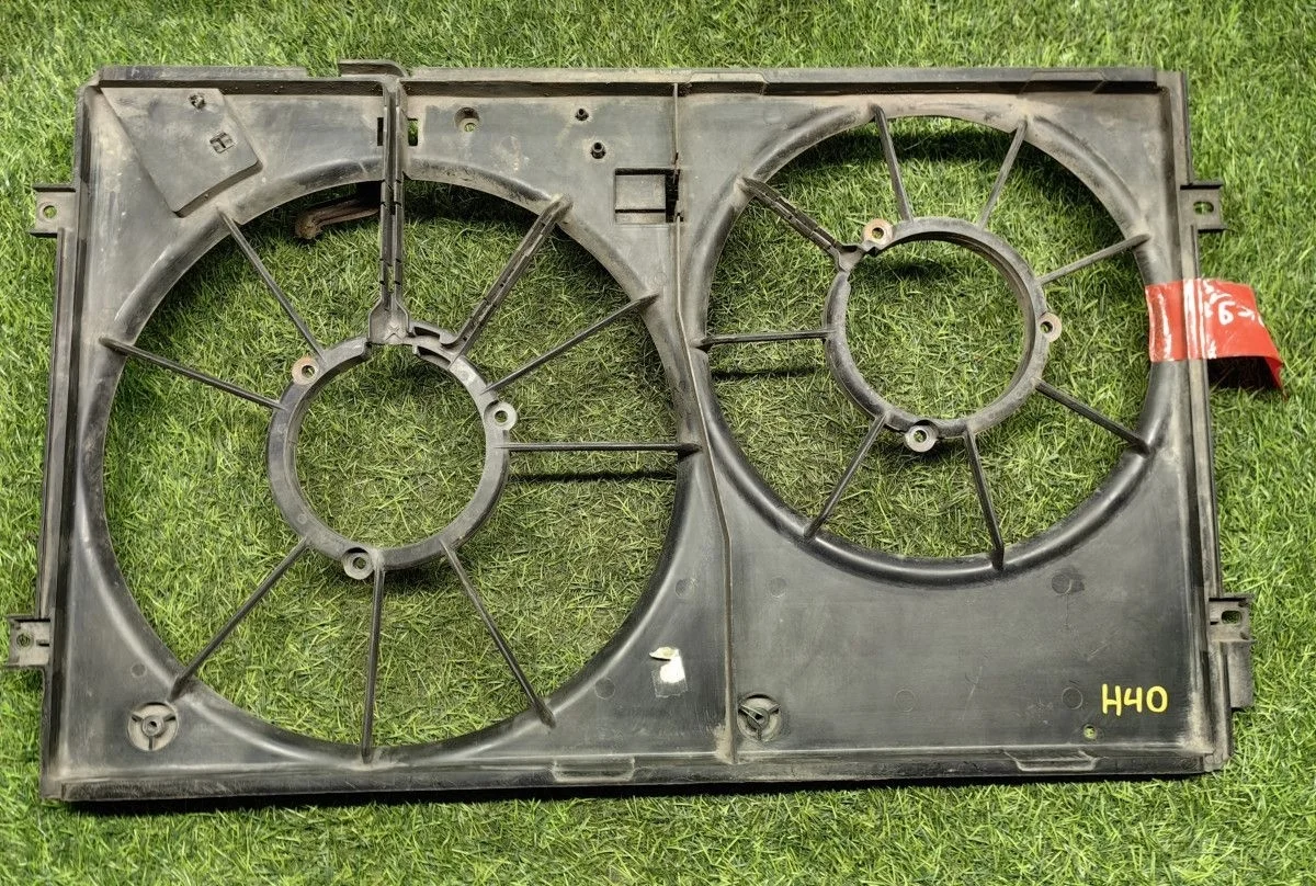 Диффузор радиатора Volkswagen Passat B6