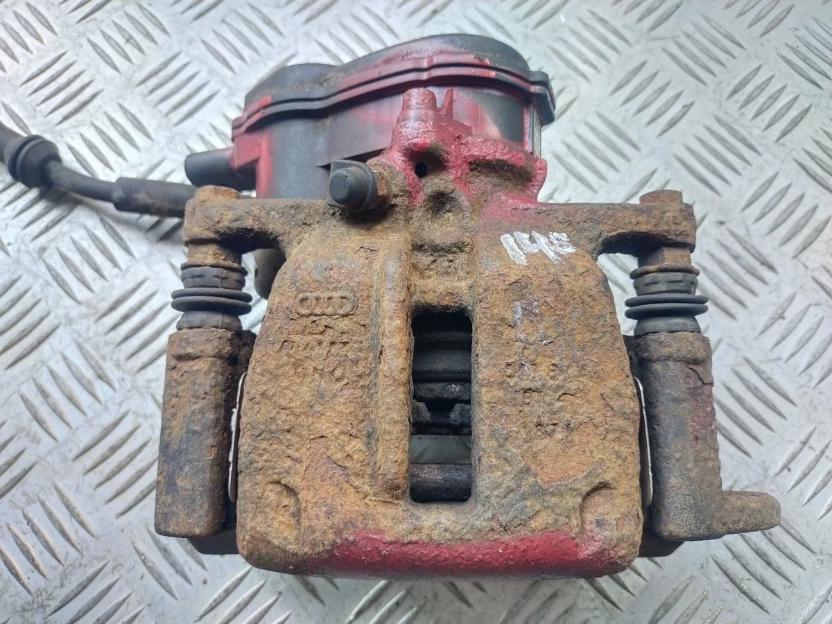 Суппорт задний правый Audi A6, C7