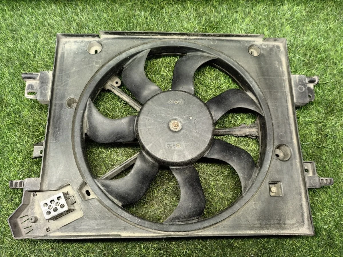 Диффузор с вентилятором в сборе Renault Logan
