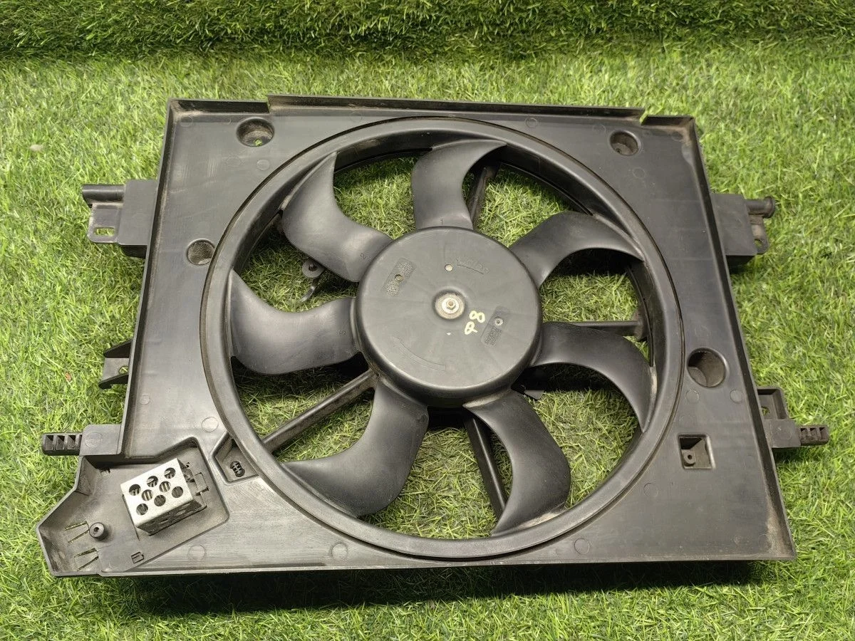 Диффузор с вентилятором в сборе Renault Logan