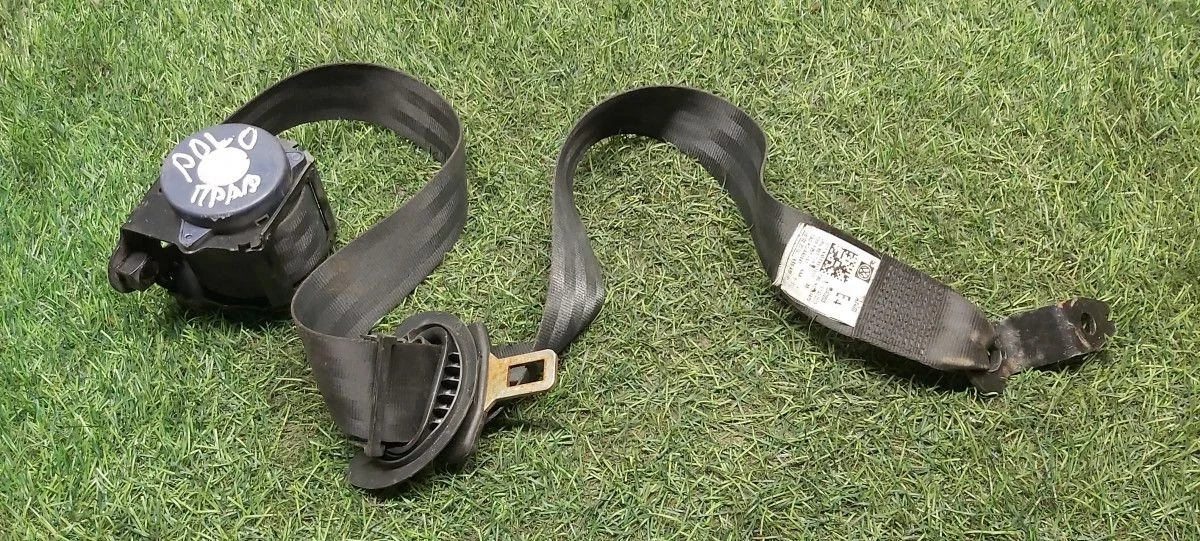 Ремень безопасности передний правый VW Polo