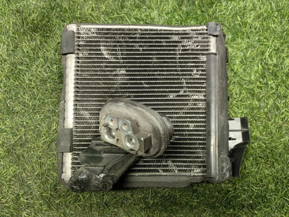 Испаритель кондиционера Volkswagen Passat B6