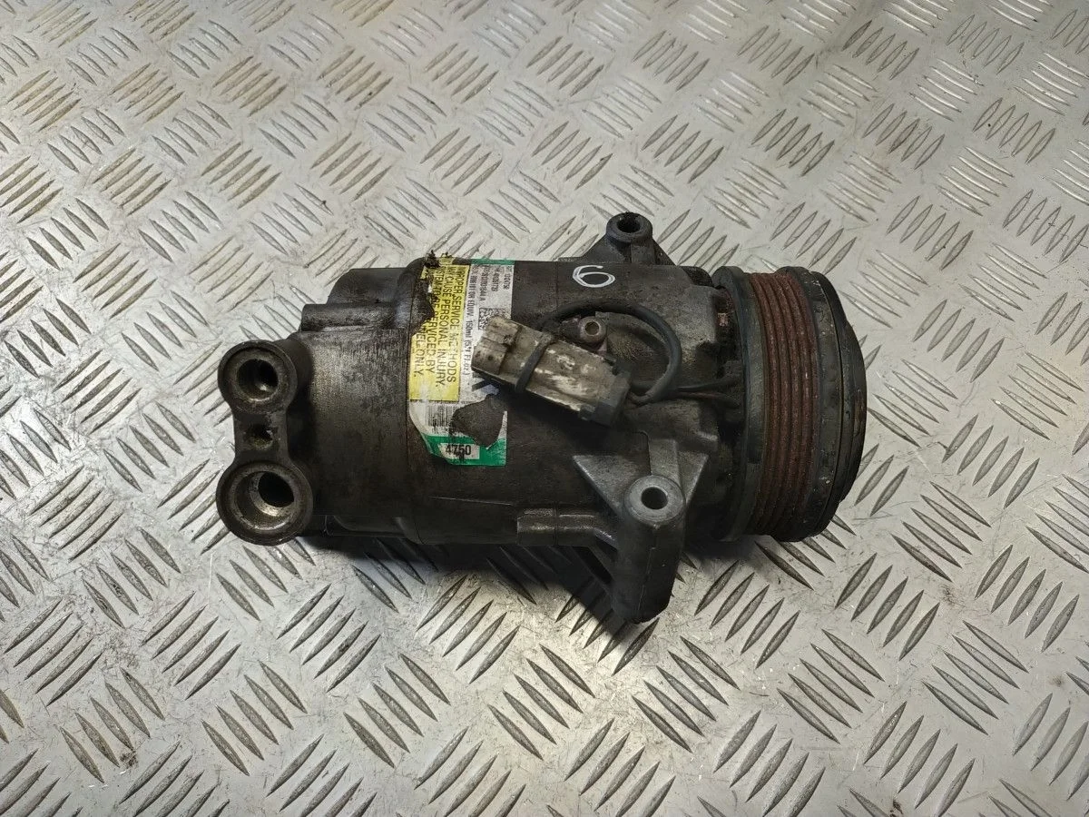 Компрессор кондиционера Opel Astra