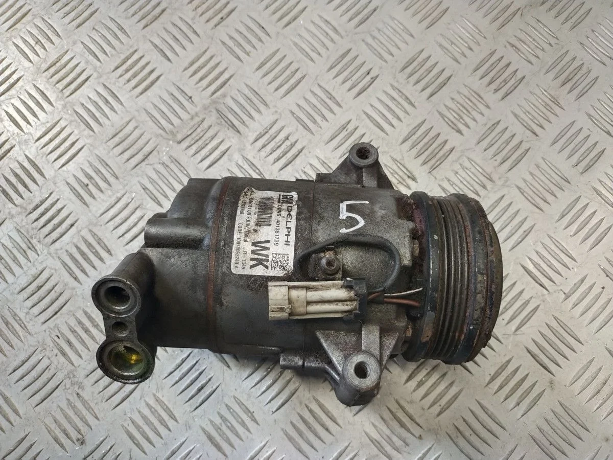 Компрессор кондиционера Opel Zafira B