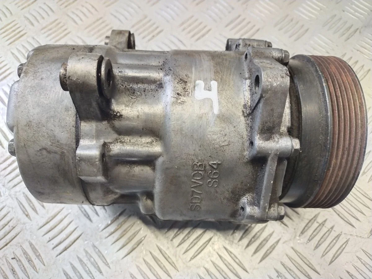 Компрессор кондиционера Skoda Octavia A4