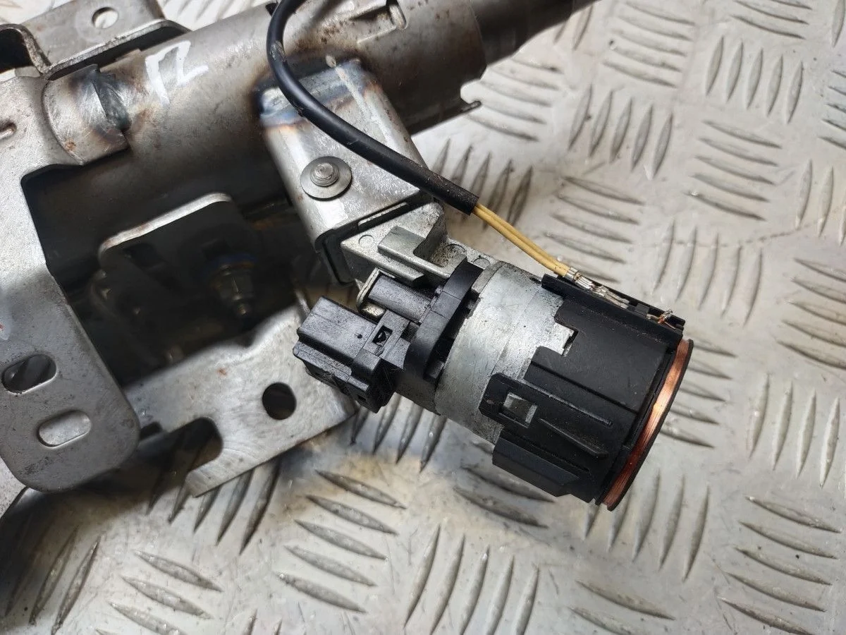 Замок зажигания Peugeot 308