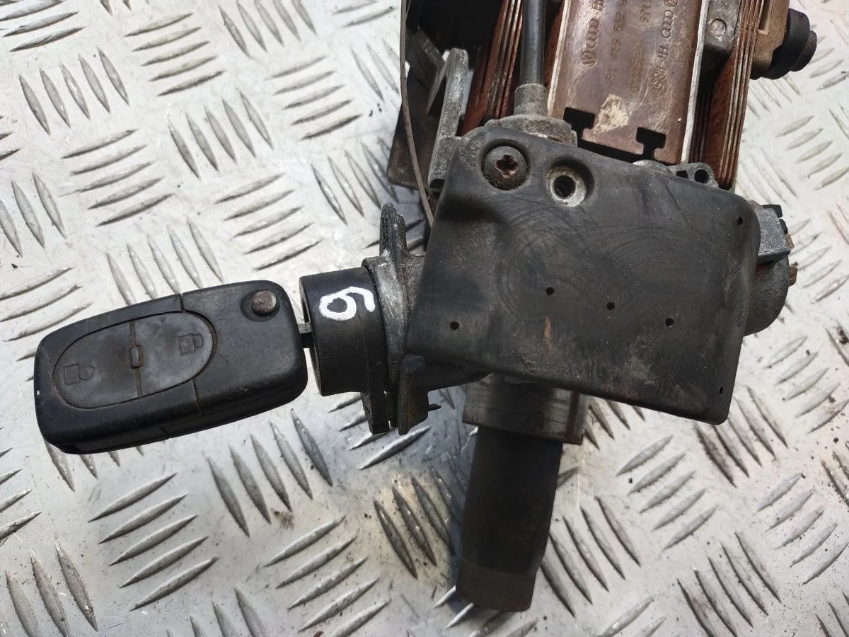 Замок зажигания Audi A6 C5