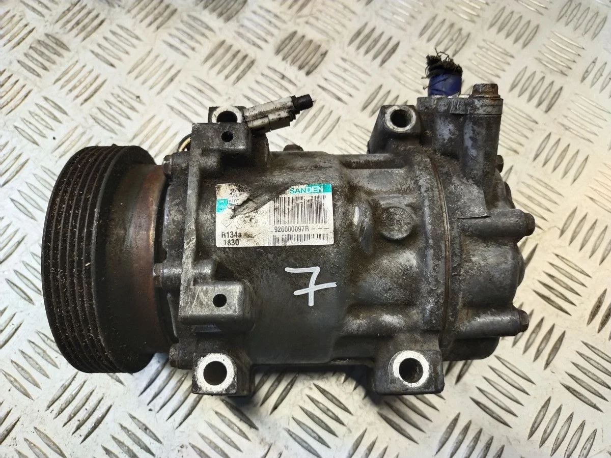 Компрессор кондиционера Renault Logan