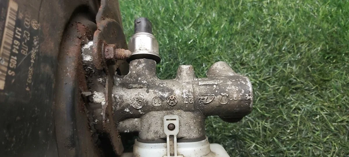 Цилиндр тормозной главный Audi A3 8L